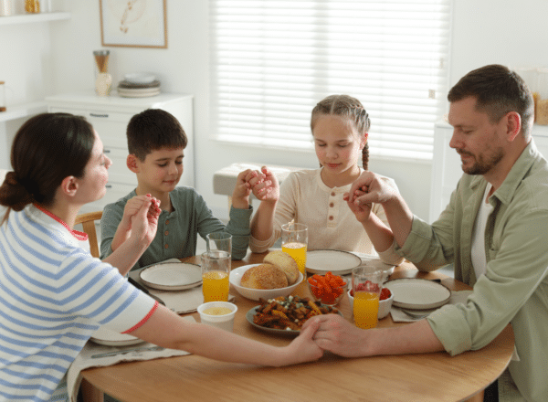 10 Daily Prayers Before Meals to Thank God for Food and Grace